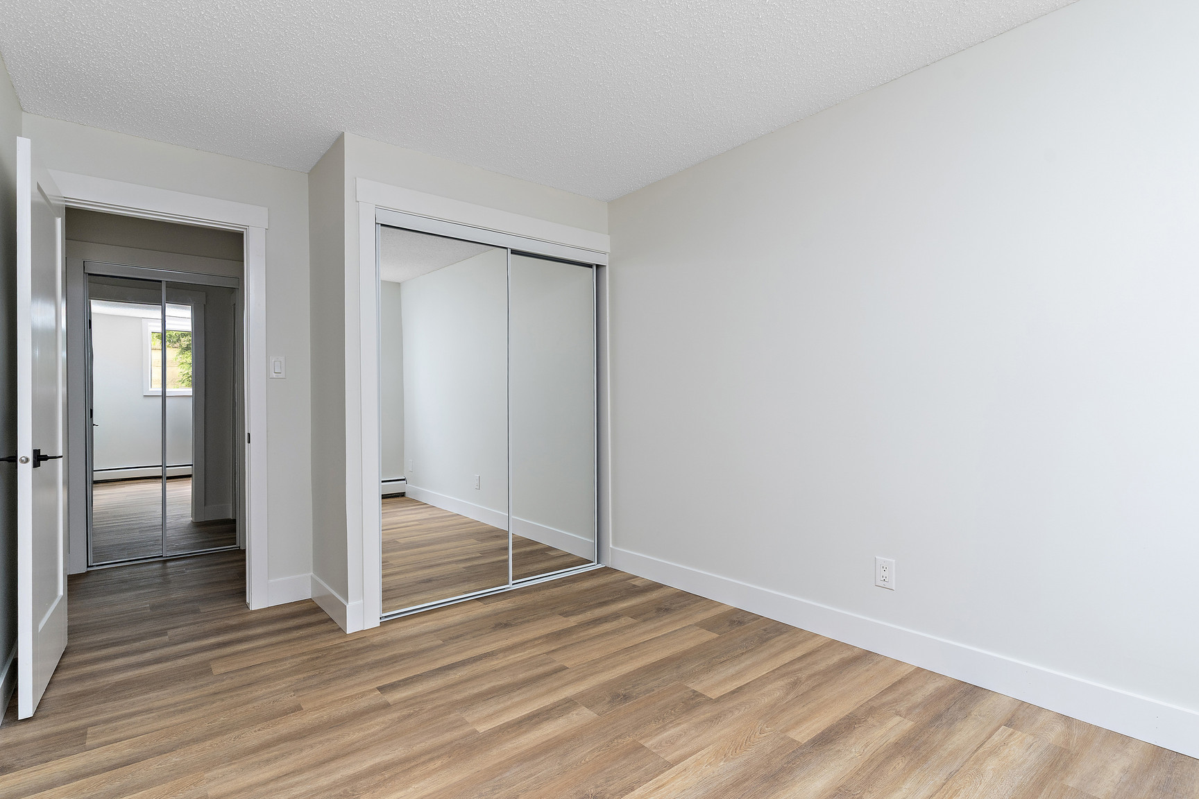 Parklane Manor Apartments – 114 Street NW - Photo 3