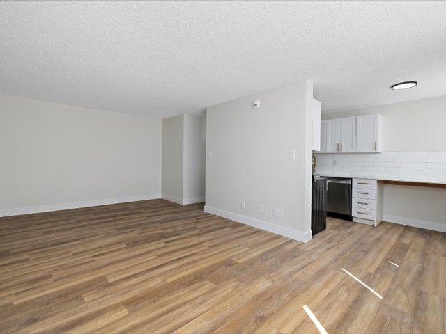Parklane Manor Apartments – 114 Street NW - Photo 25