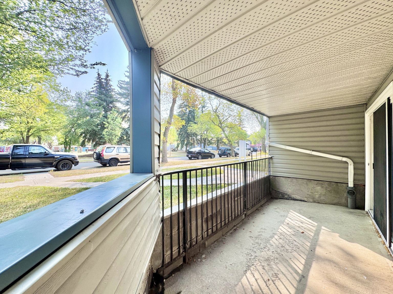 Eastwood Living - Photo 64