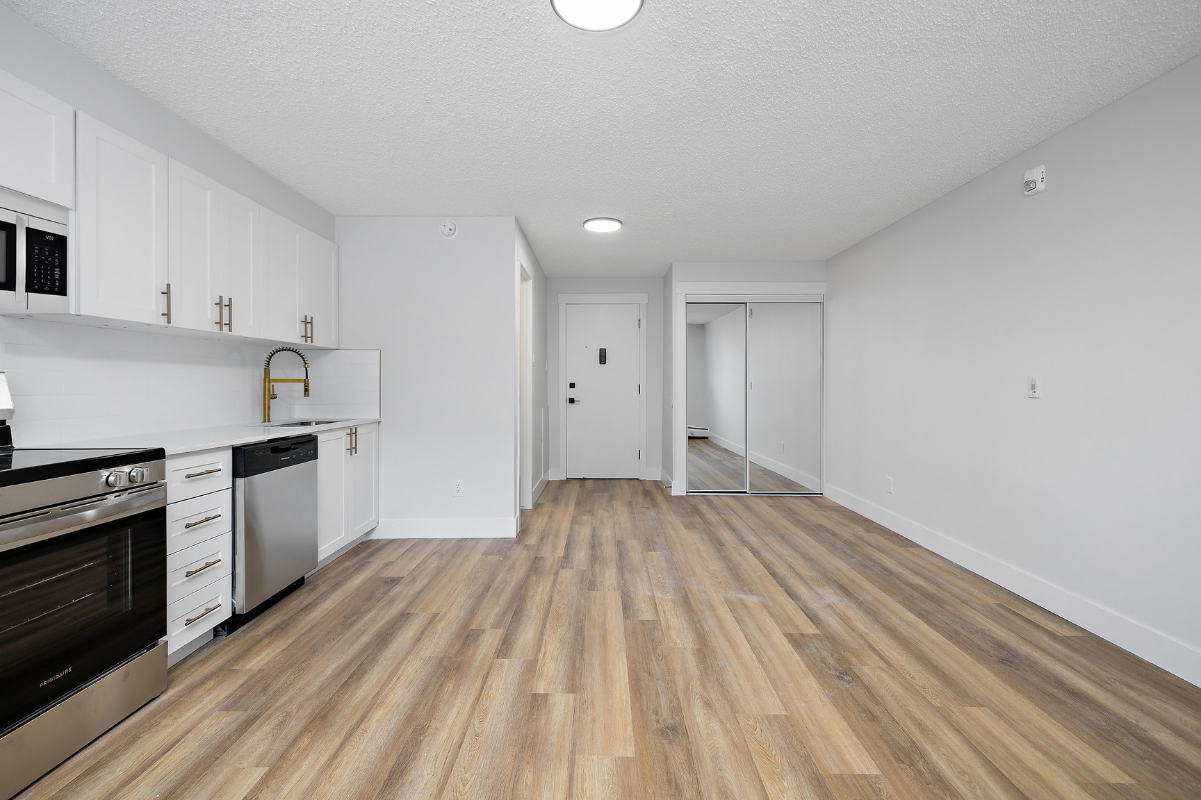Parklane Manor Apartments – 114 Street NW - Photo 101
