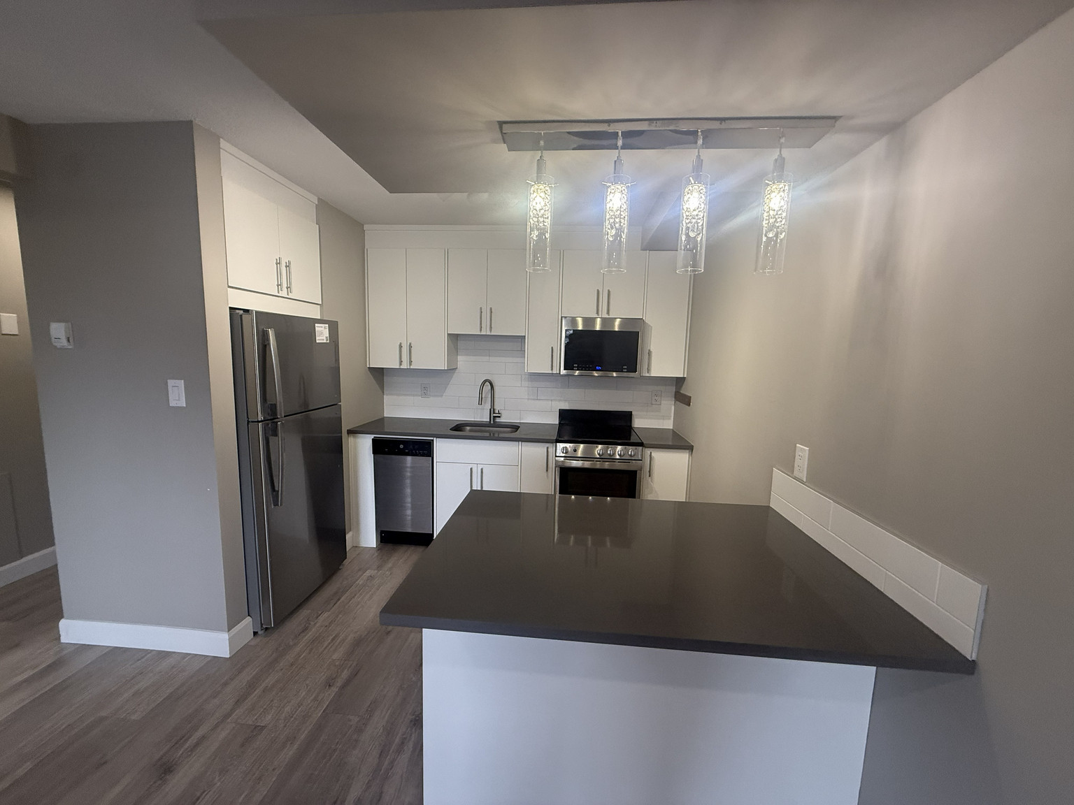 Sierra Place LIMITED TIME: 1 MONTH FREE + FREE EARLY MOVE-IN!  - Photo 11