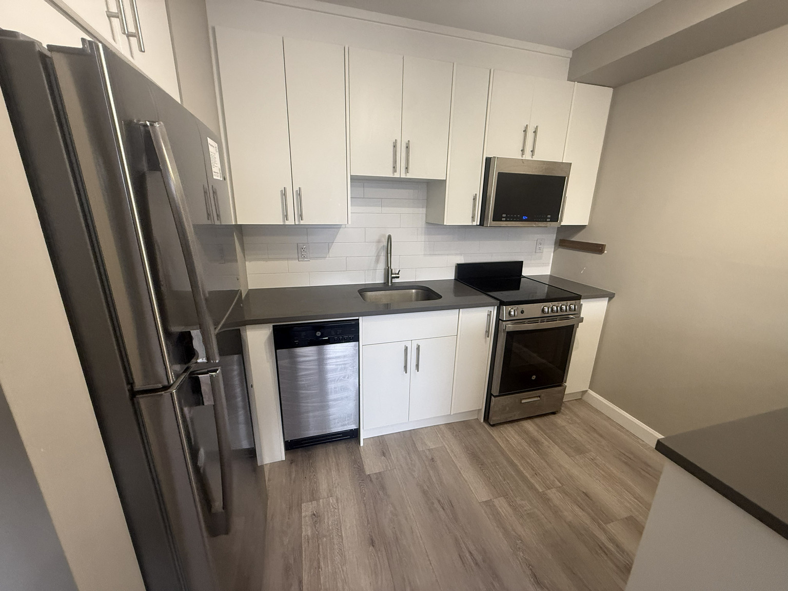 Sierra Place LIMITED TIME: 1 MONTH FREE + FREE EARLY MOVE-IN!  - Photo 12