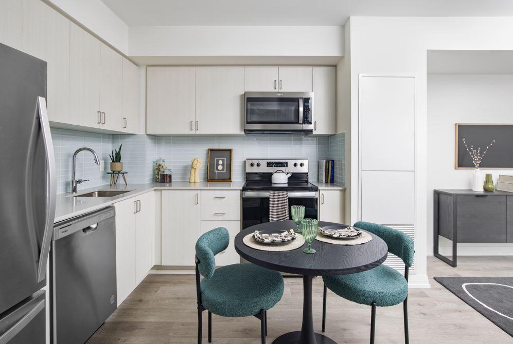 Parkside Square - Photo 3