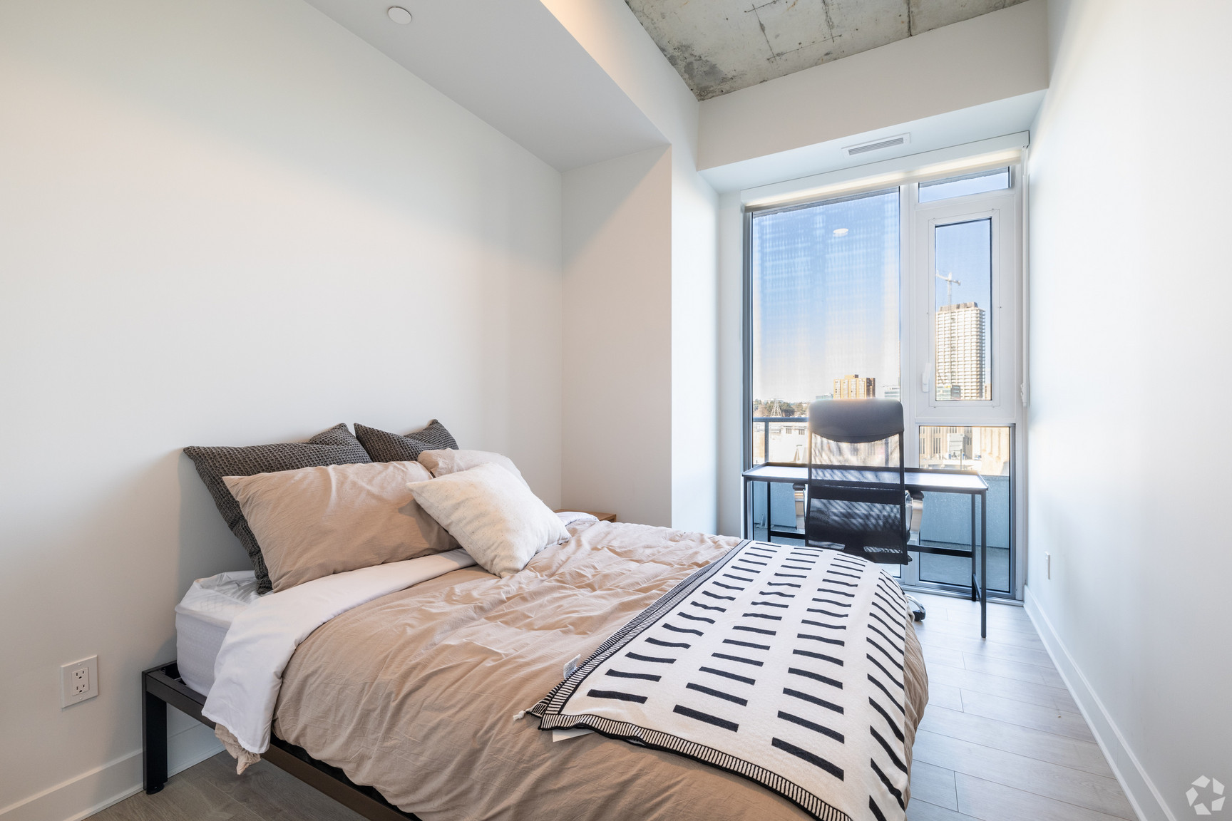 Voda Apartments (Co-living Suites) - 300 Mìwàte Private, Ottawa, ON