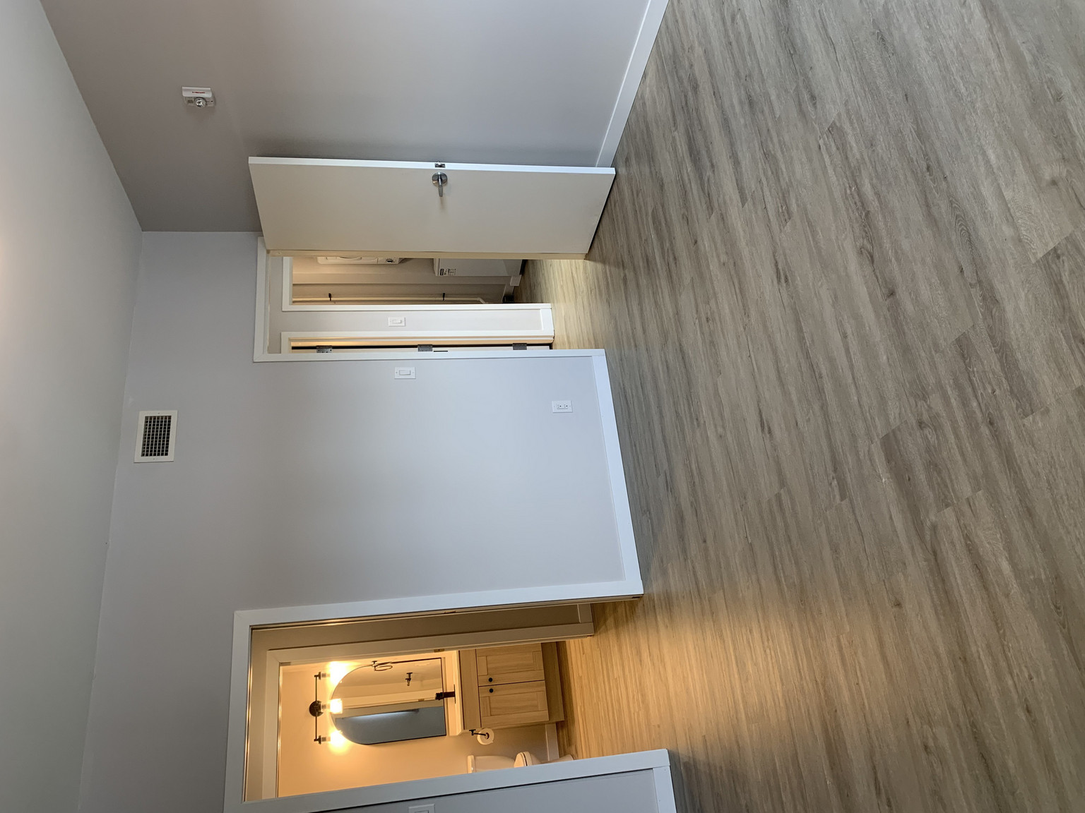 293 Edison - 2 bed, 1.5 bath top floor condo - Photo 27
