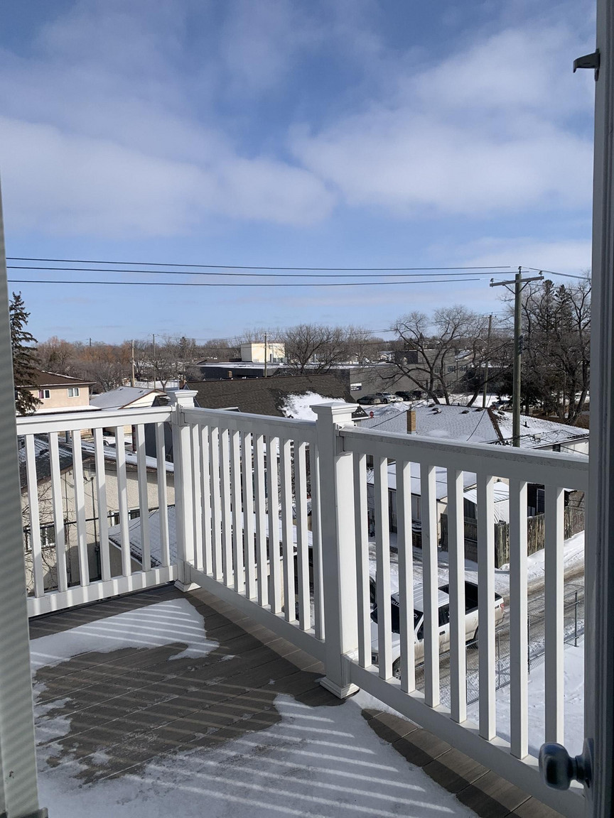 293 Edison - 2 bed, 1.5 bath top floor condo - Photo 33