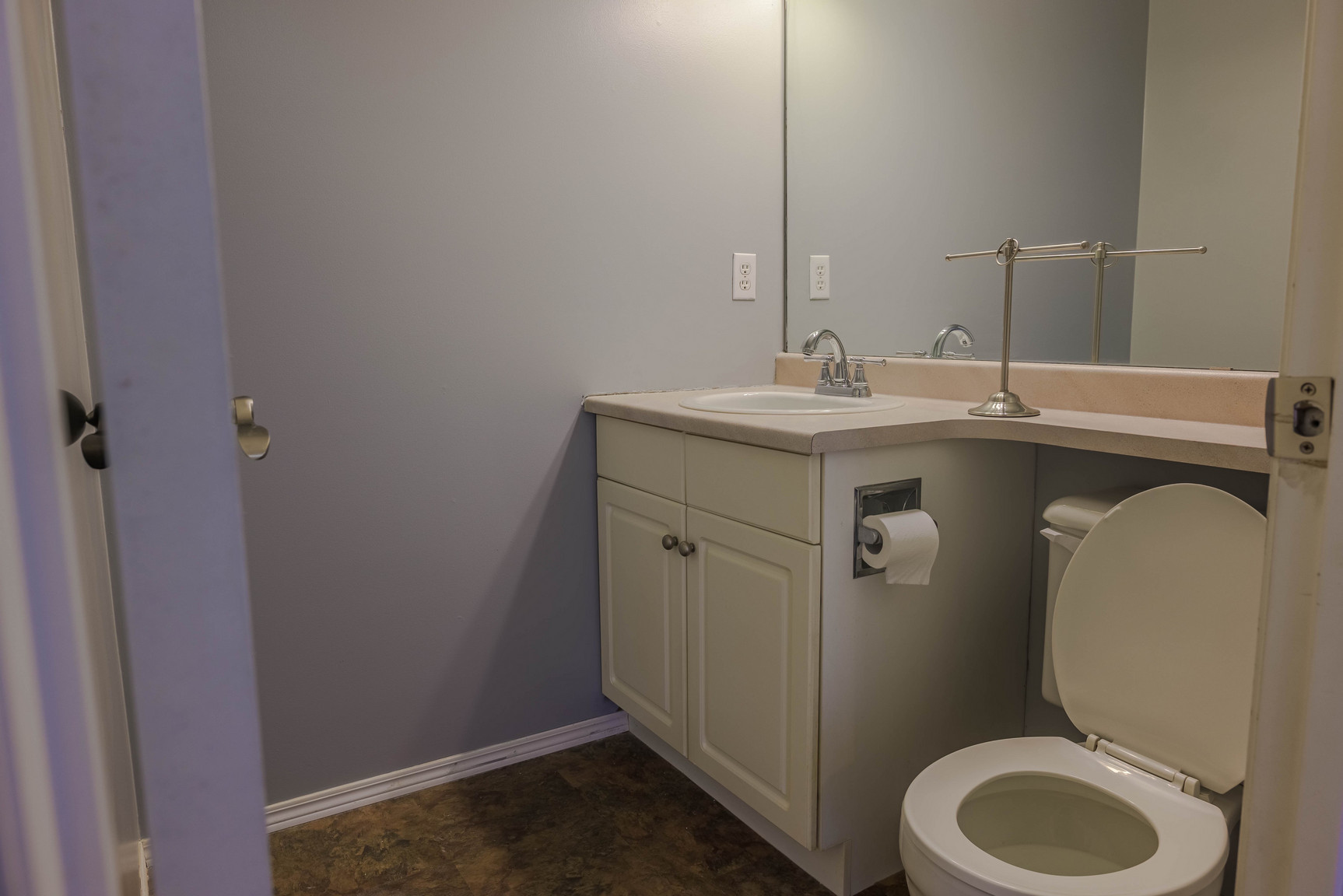 132 Invermere Street - Photo 16