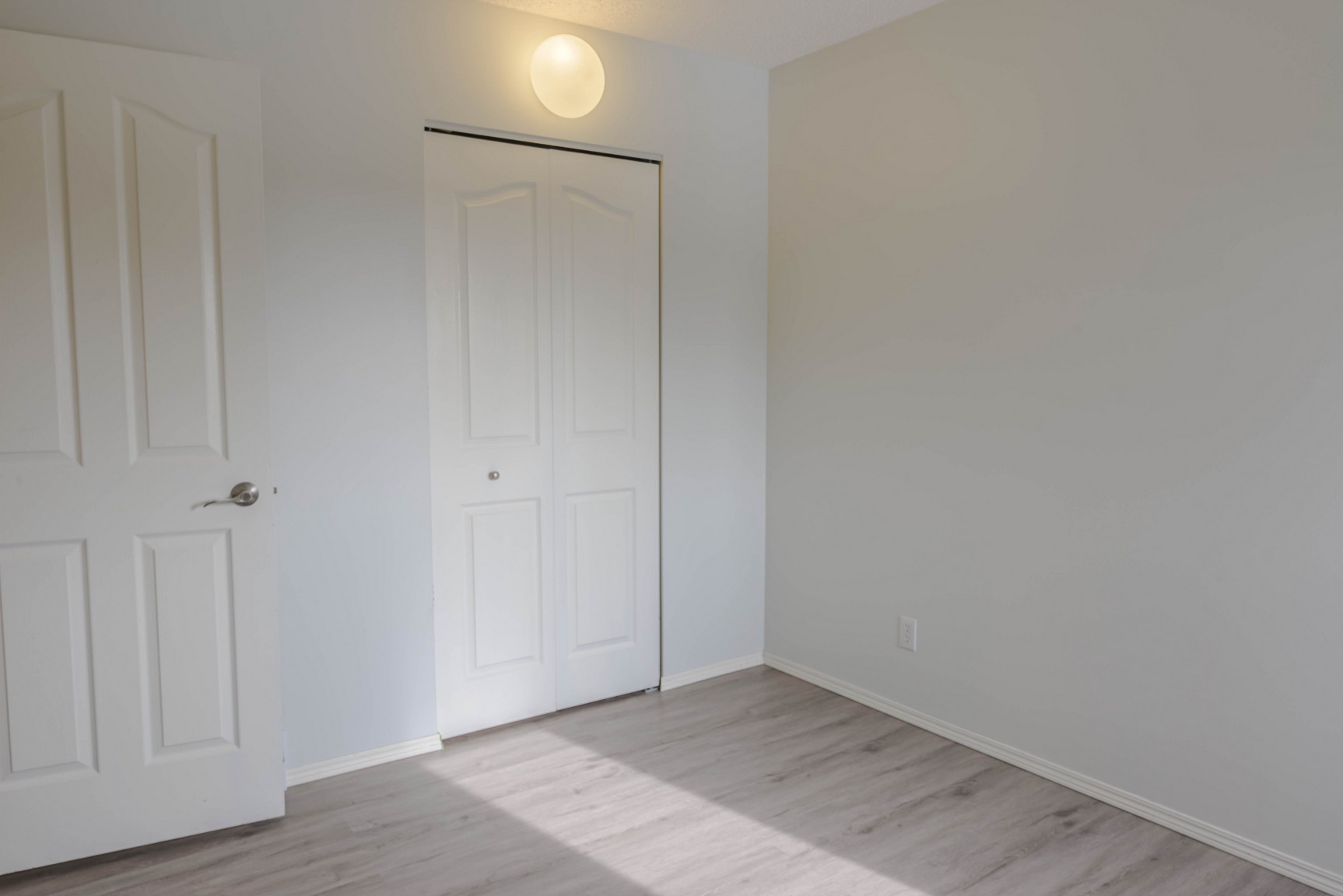 132 Invermere Street - Photo 24