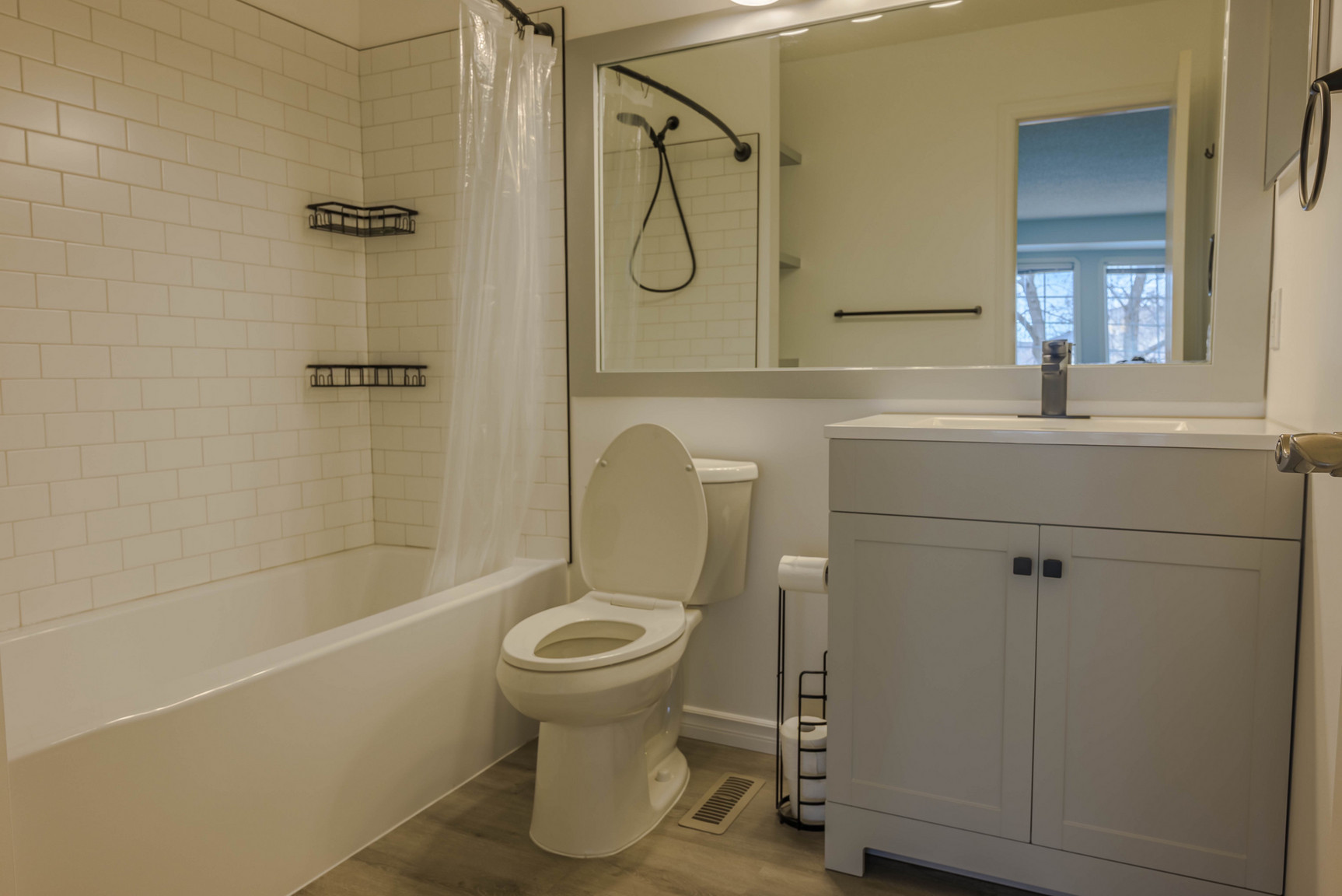 132 Invermere Street - Photo 32