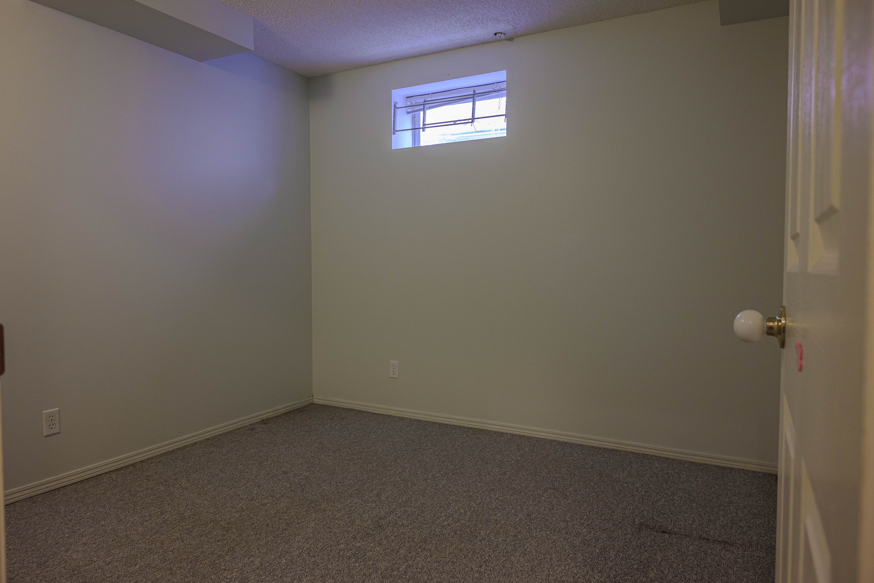 132 Invermere Street - Photo 36