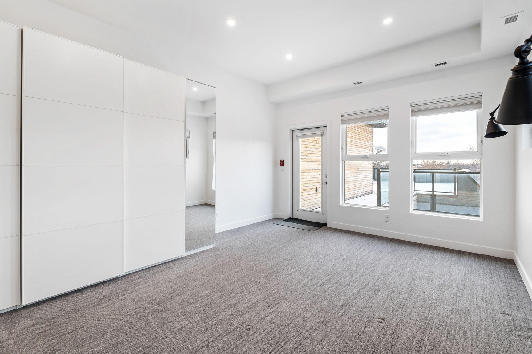 260 Wellington Crescent - Photo 36