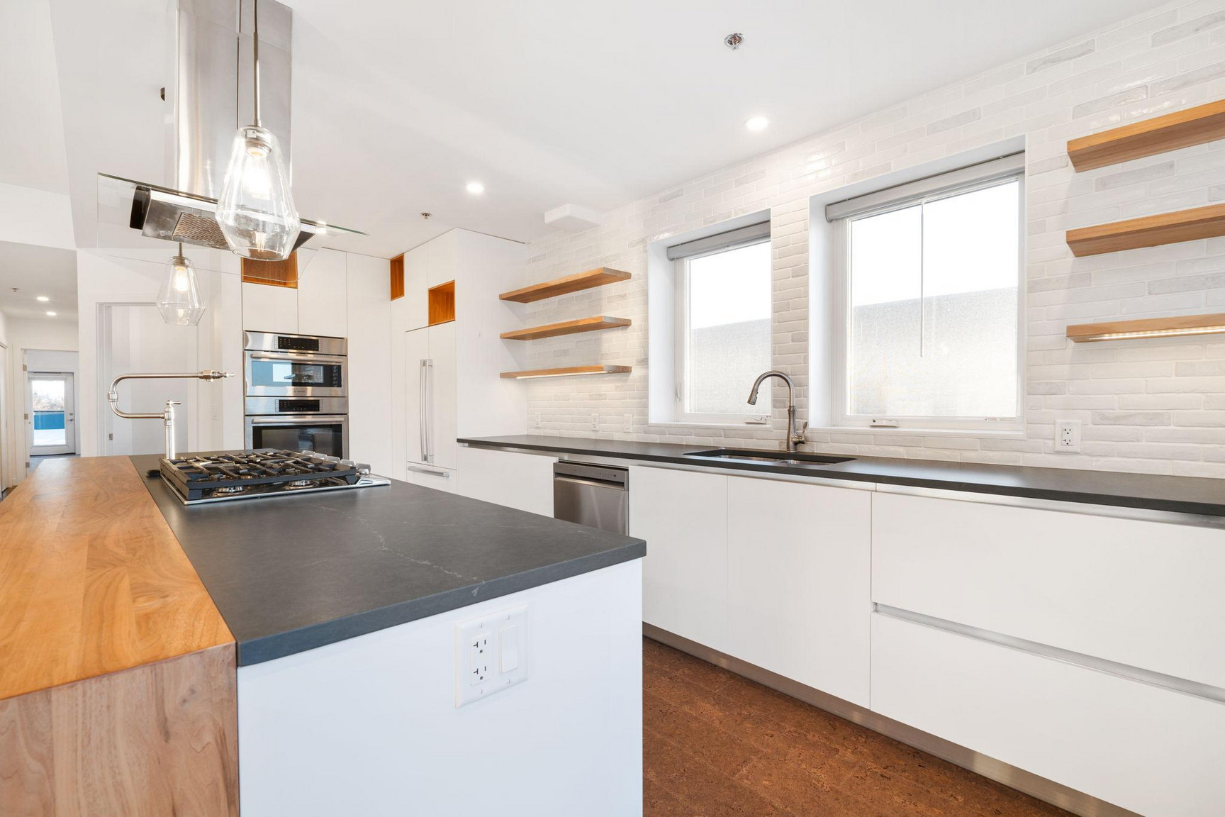 260 Wellington Crescent - Photo 26