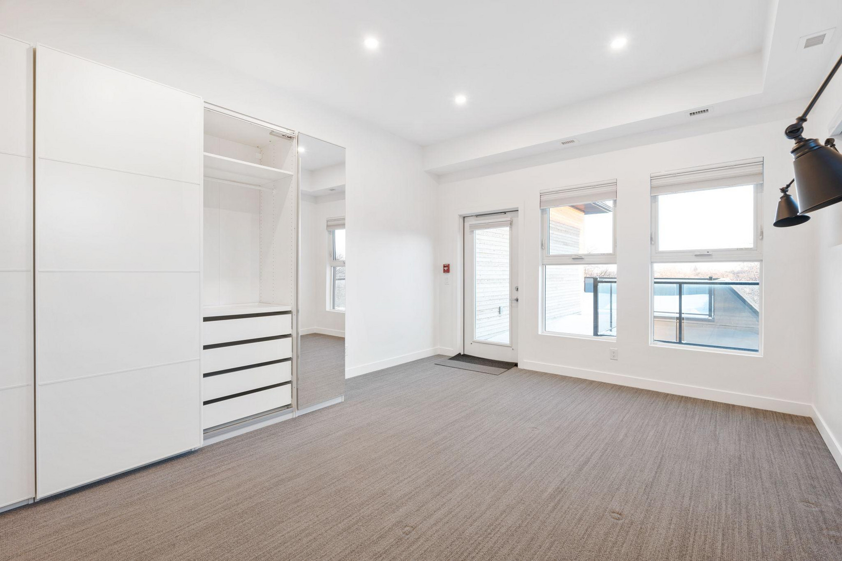 260 Wellington Crescent - Photo 34