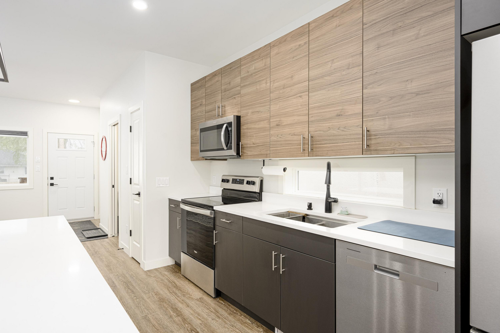 1036 Clarence Avenue - Photo 12