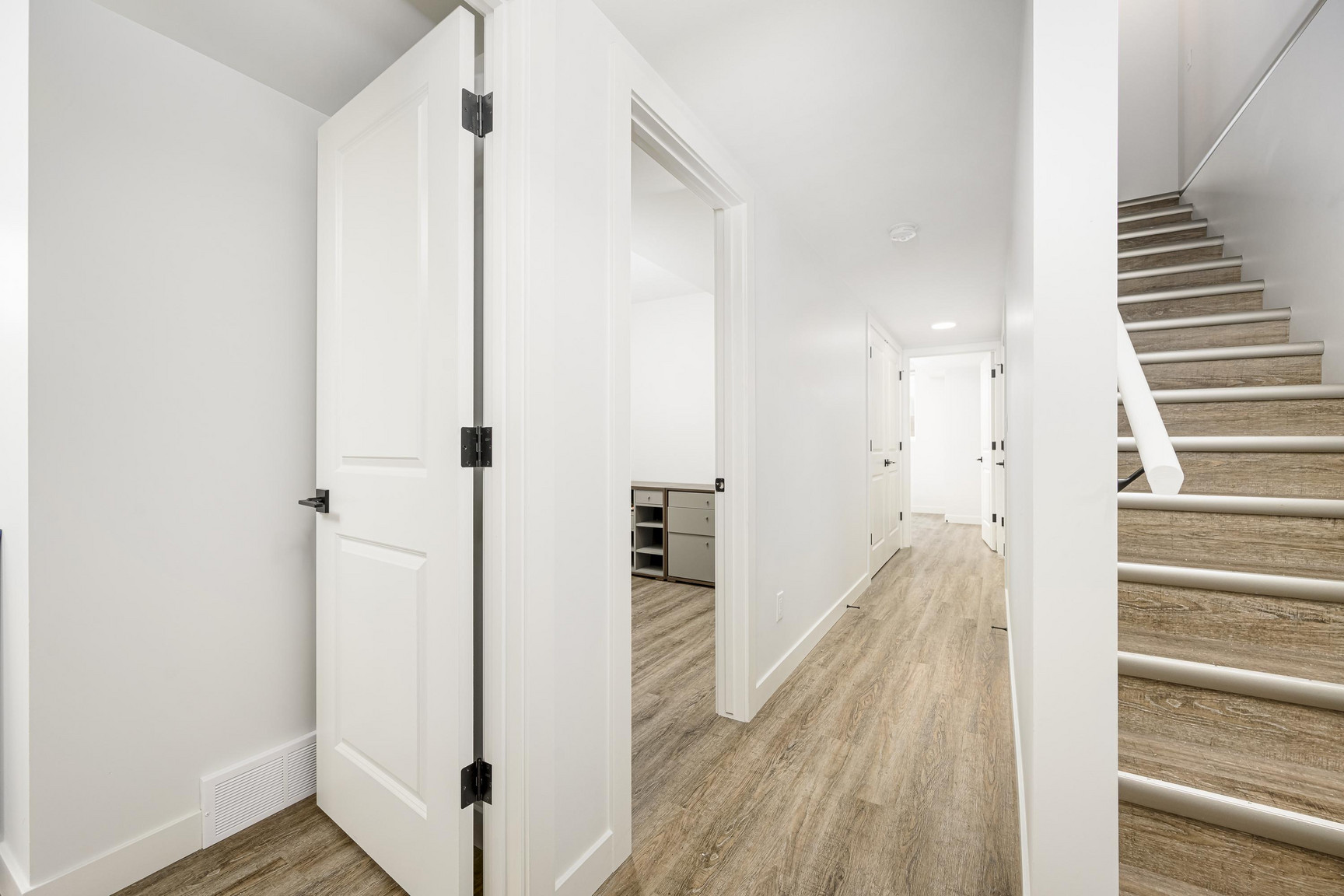 1036 Clarence Avenue - Photo 26
