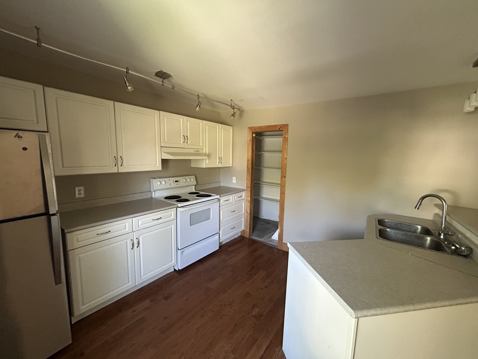 124 Machray Ave - Photo 8