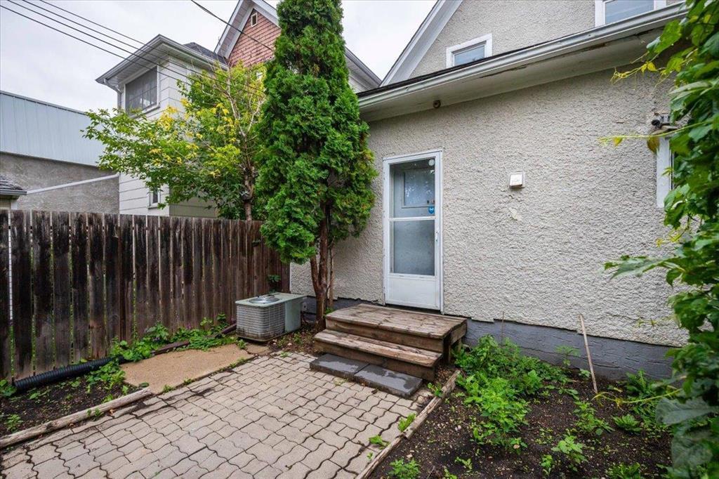 694 Valour Road - Photo 38