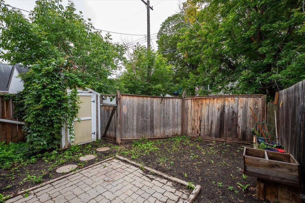694 Valour Road - Photo 34