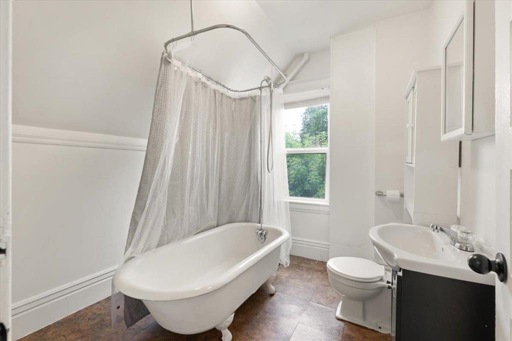 694 Valour Road - Photo 26