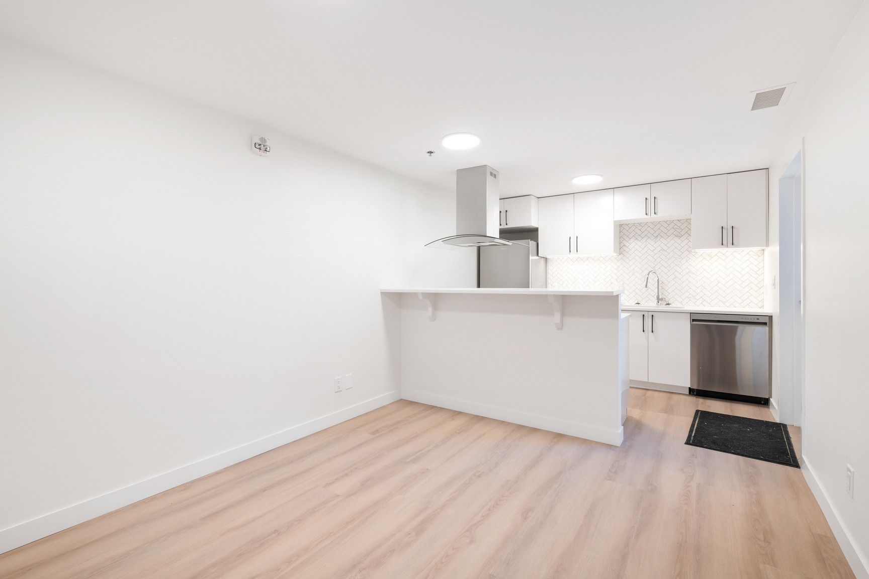 260 Wellington Crescent - Photo 2