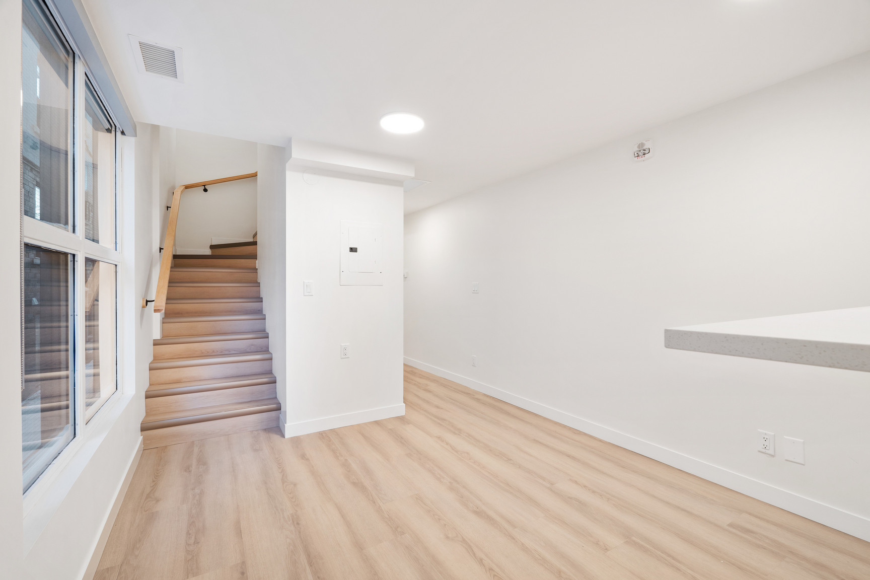 260 Wellington Crescent - Photo 6