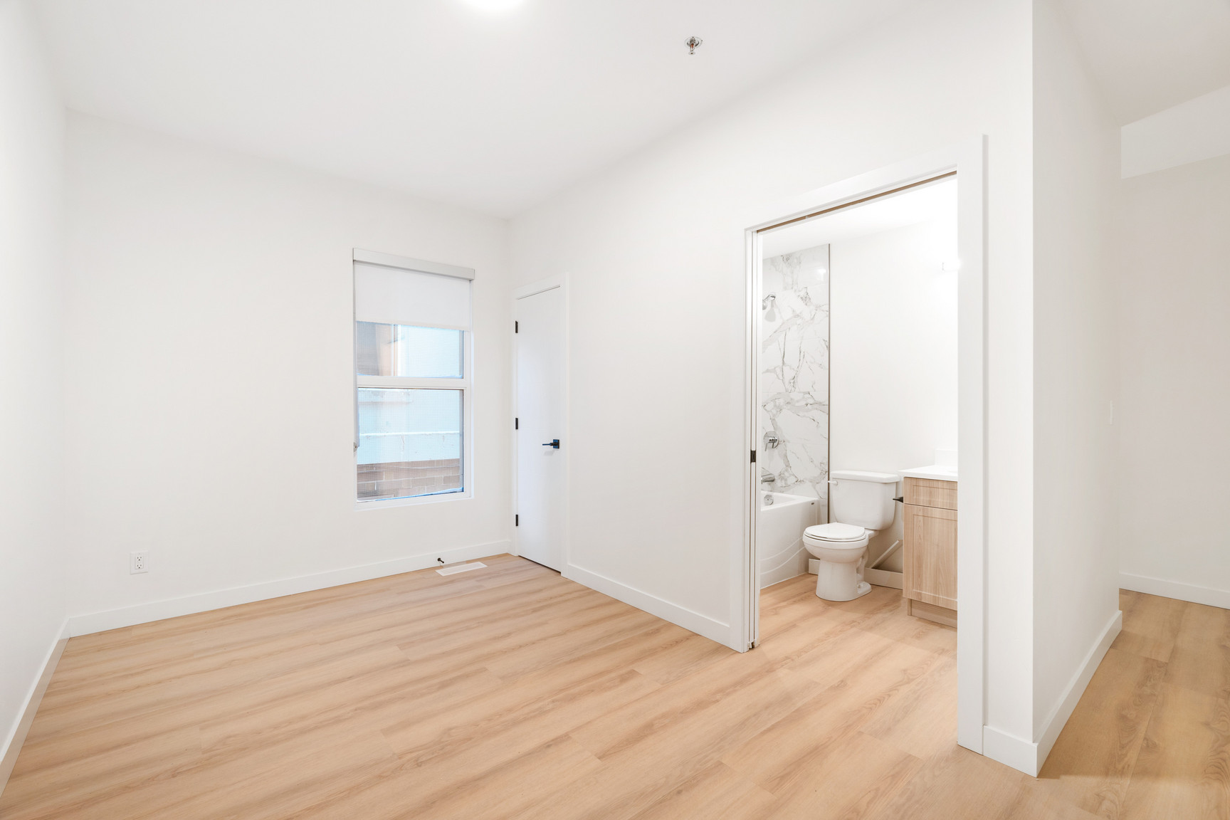 260 Wellington Crescent - Photo 10