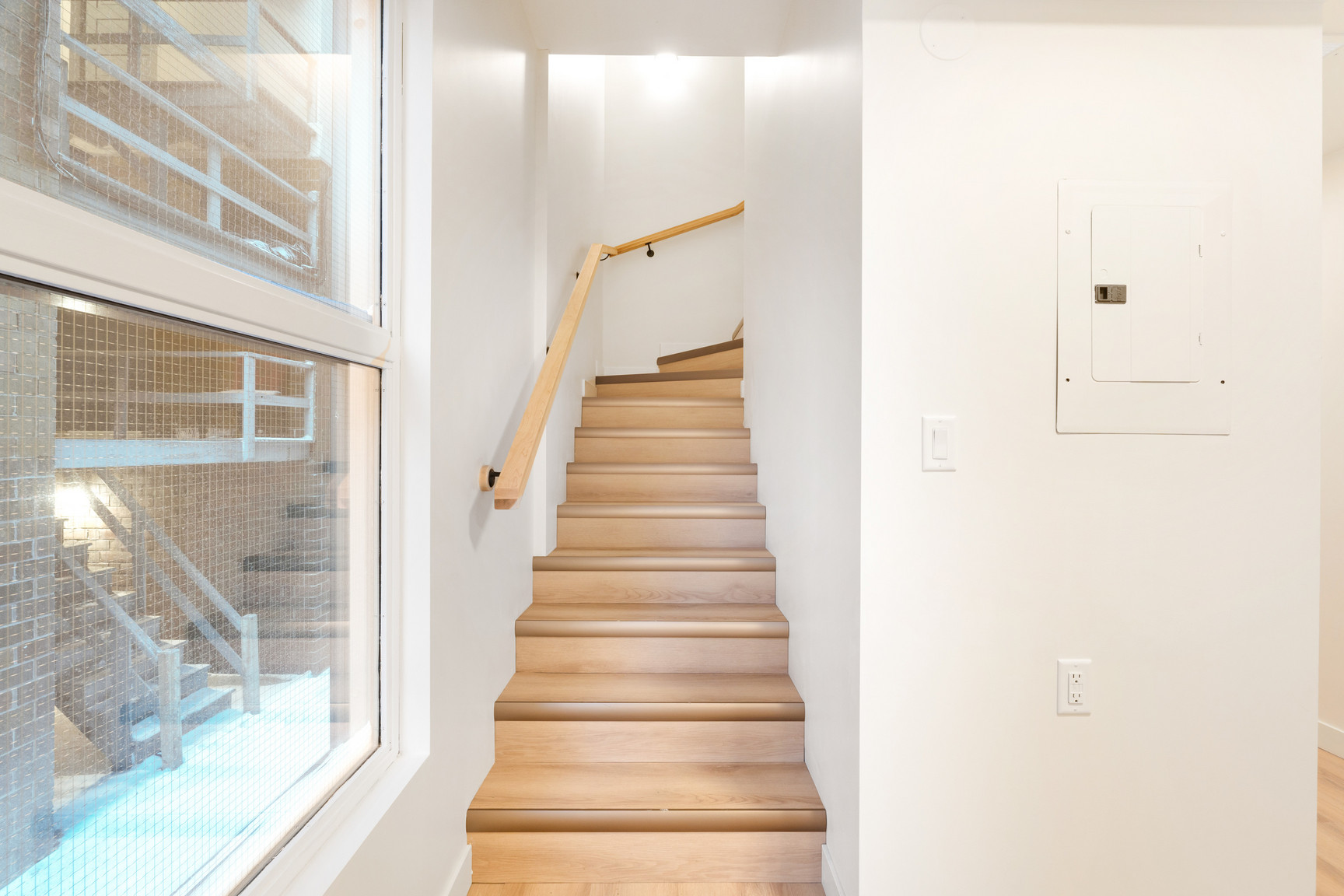 260 Wellington Crescent - Photo 7