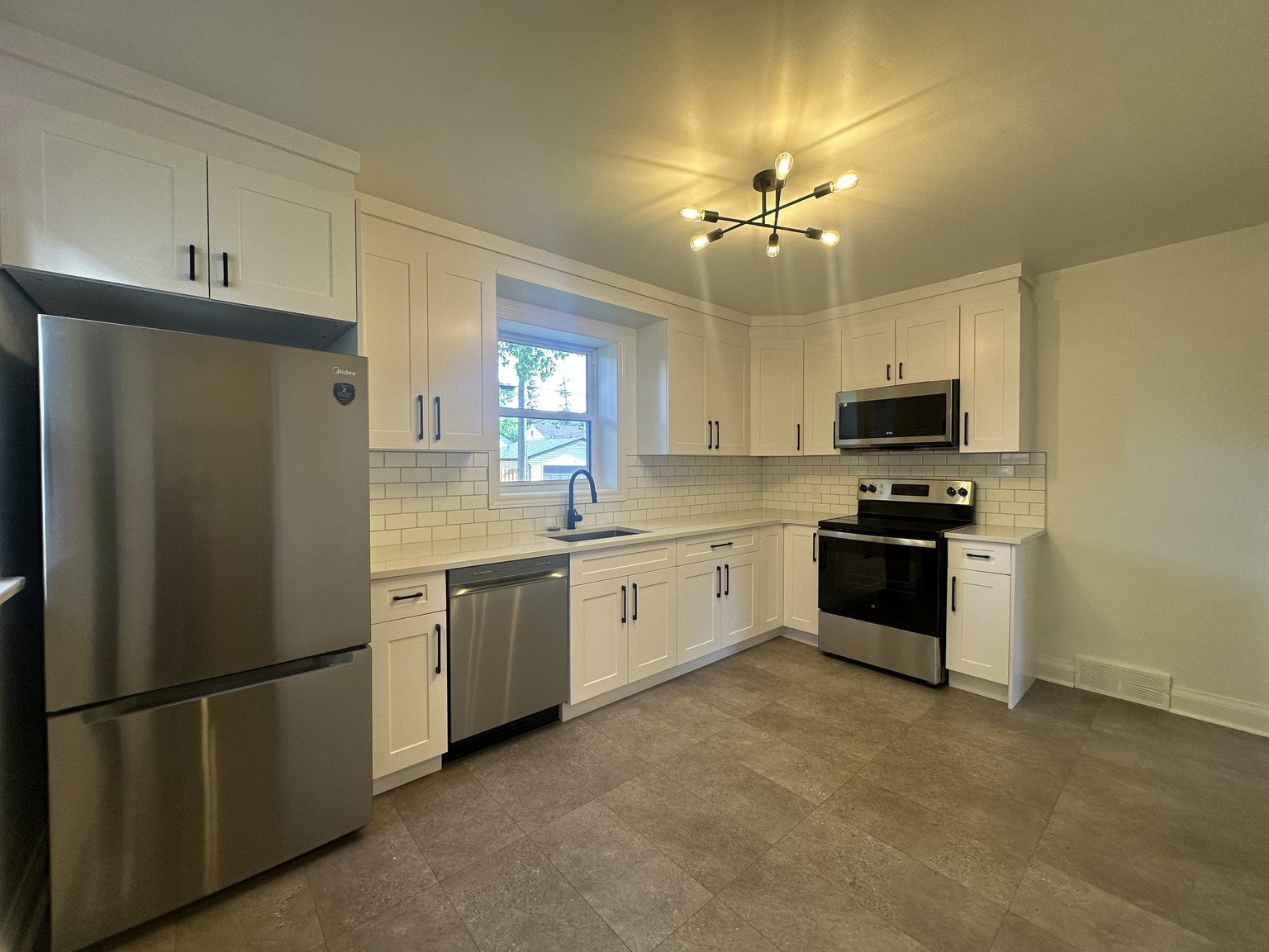 796 Dudley Avenue - Photo 4