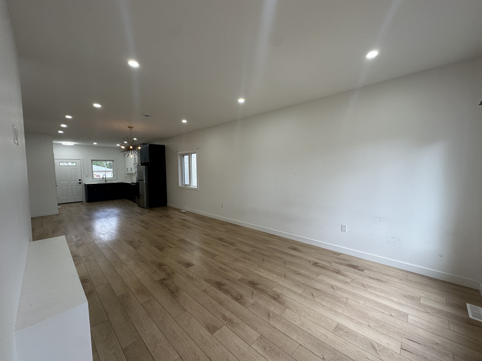 750 Moncton Avenue - Photo 4