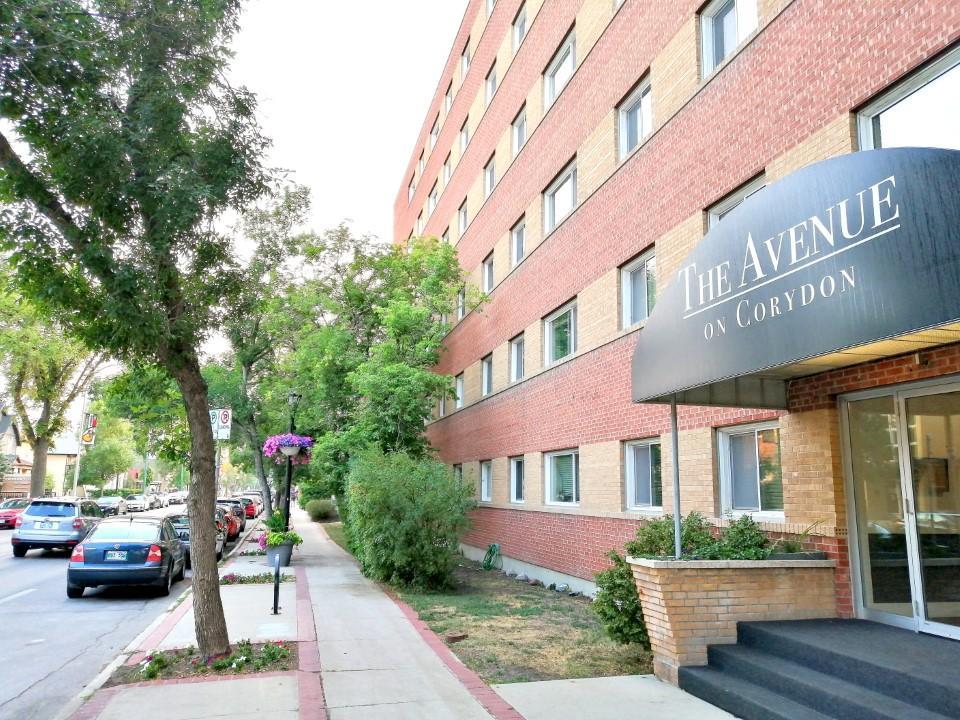 203-565 Cordyon Avenue - Photo 36