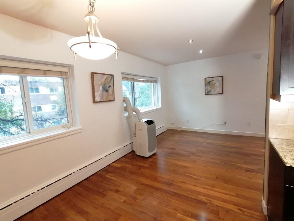 203-565 Cordyon Avenue - Photo 12