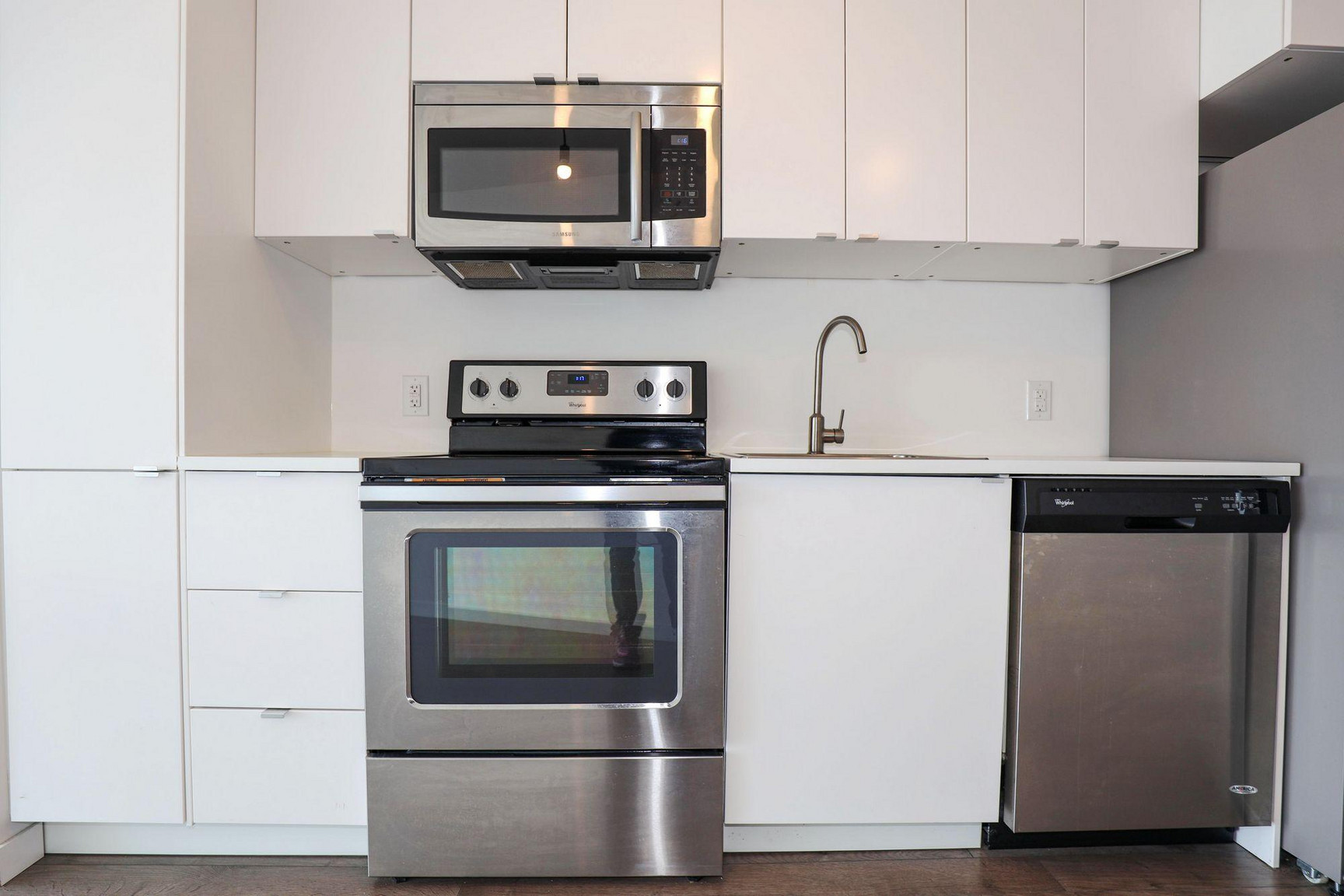 540 Waterfront Drive  - Photo 6