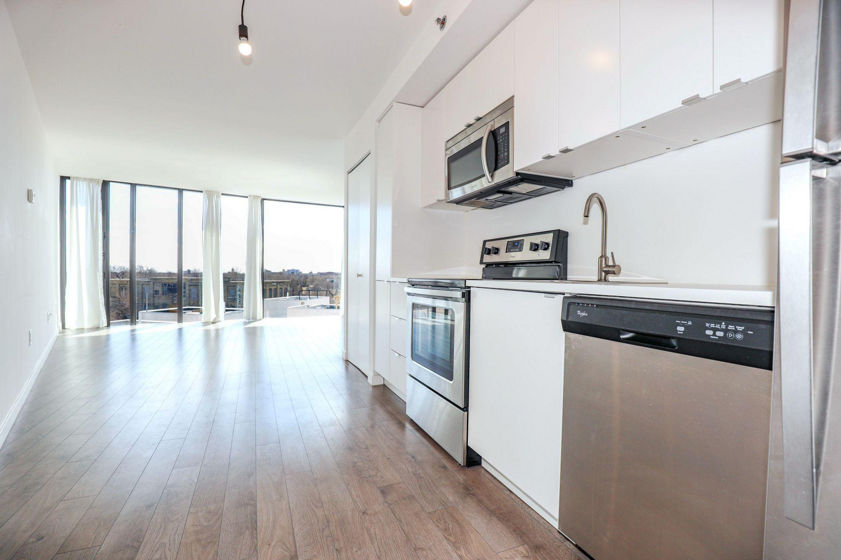 540 Waterfront Drive  - Photo 8