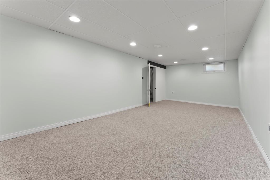 691 Jackson Ave - Photo 42