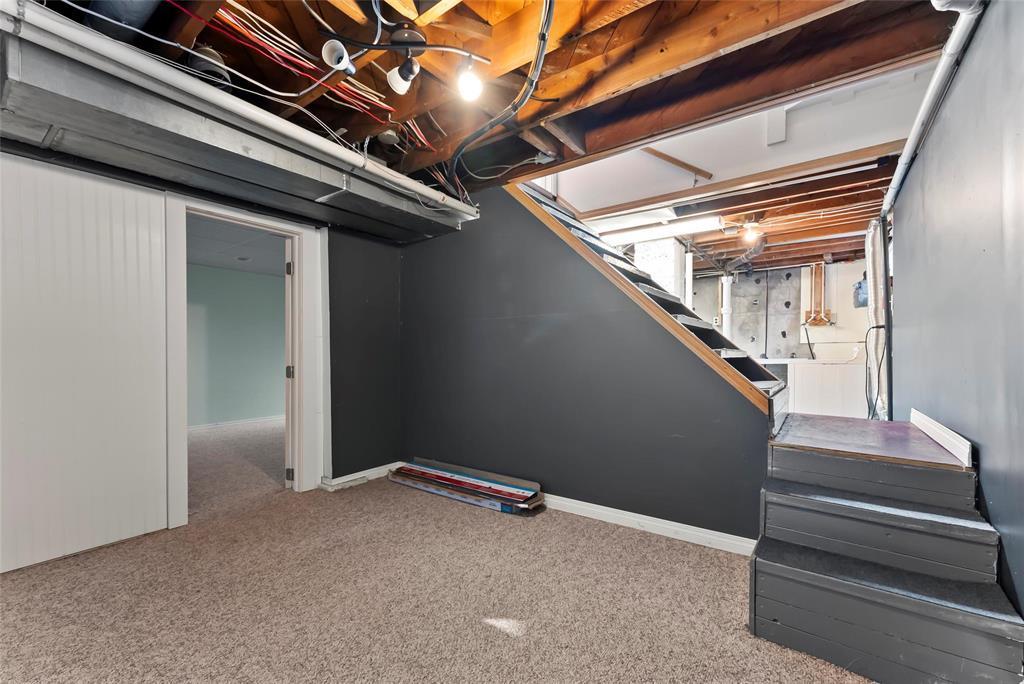 691 Jackson Ave - Photo 40