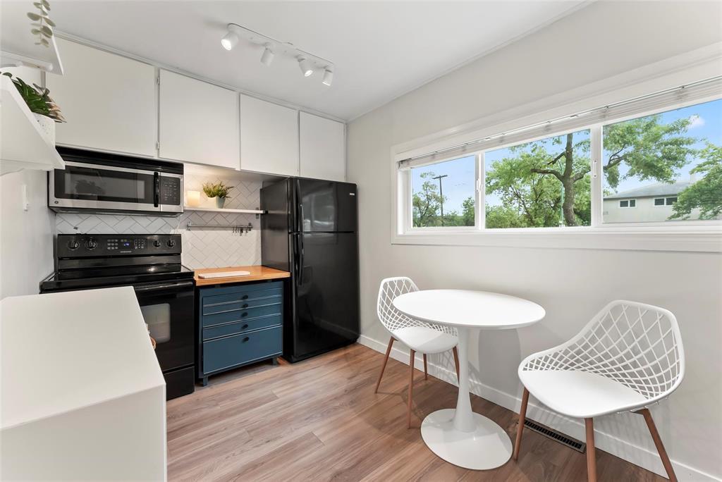 691 Jackson Ave - Photo 14