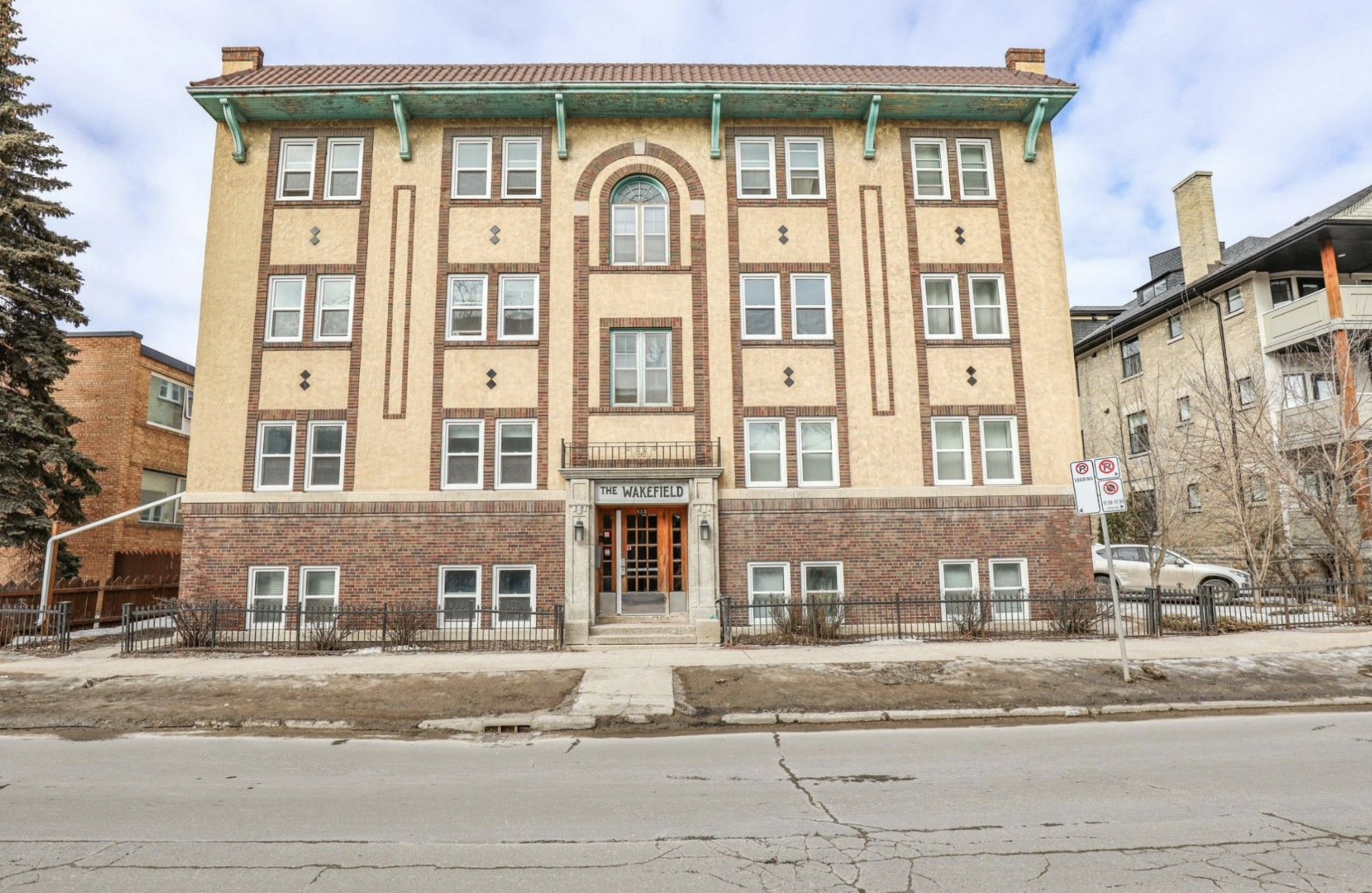 24-415 Stradbrook Ave