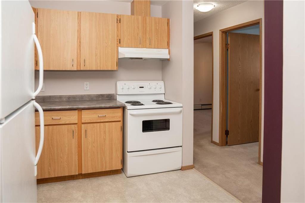 90 Plaza Dr - Photo 4