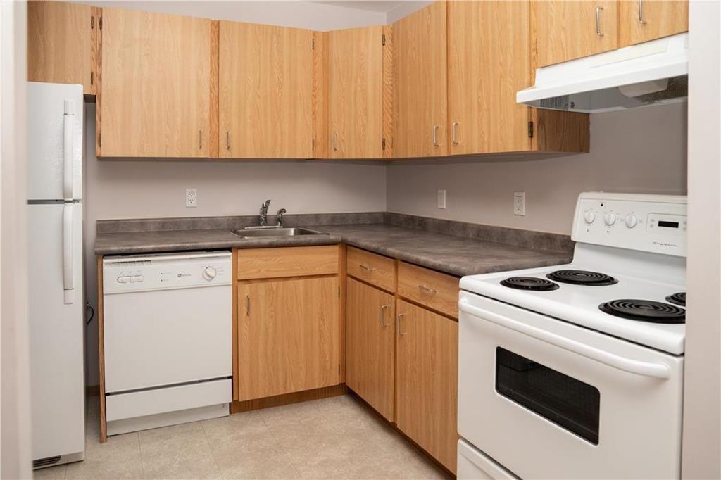 90 Plaza Dr - Photo 6
