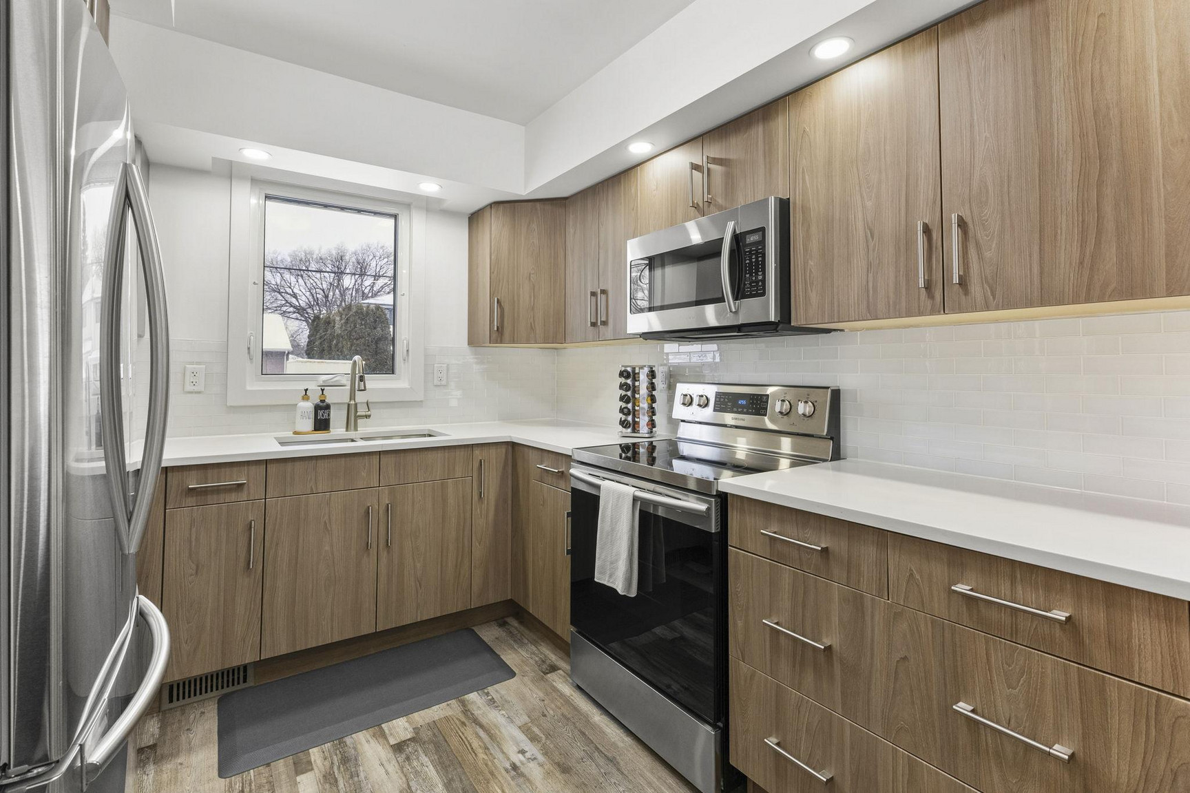 639 Brock Street - Photo 28