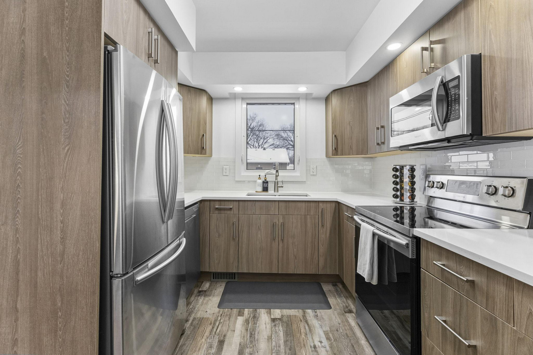 639 Brock Street - Photo 26