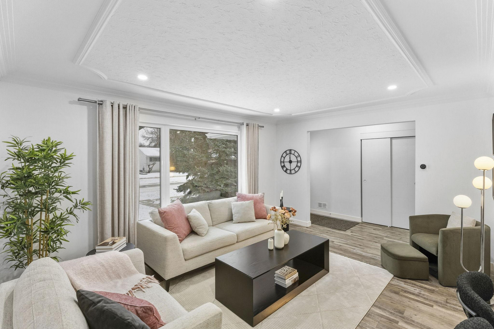 639 Brock Street - Photo 4