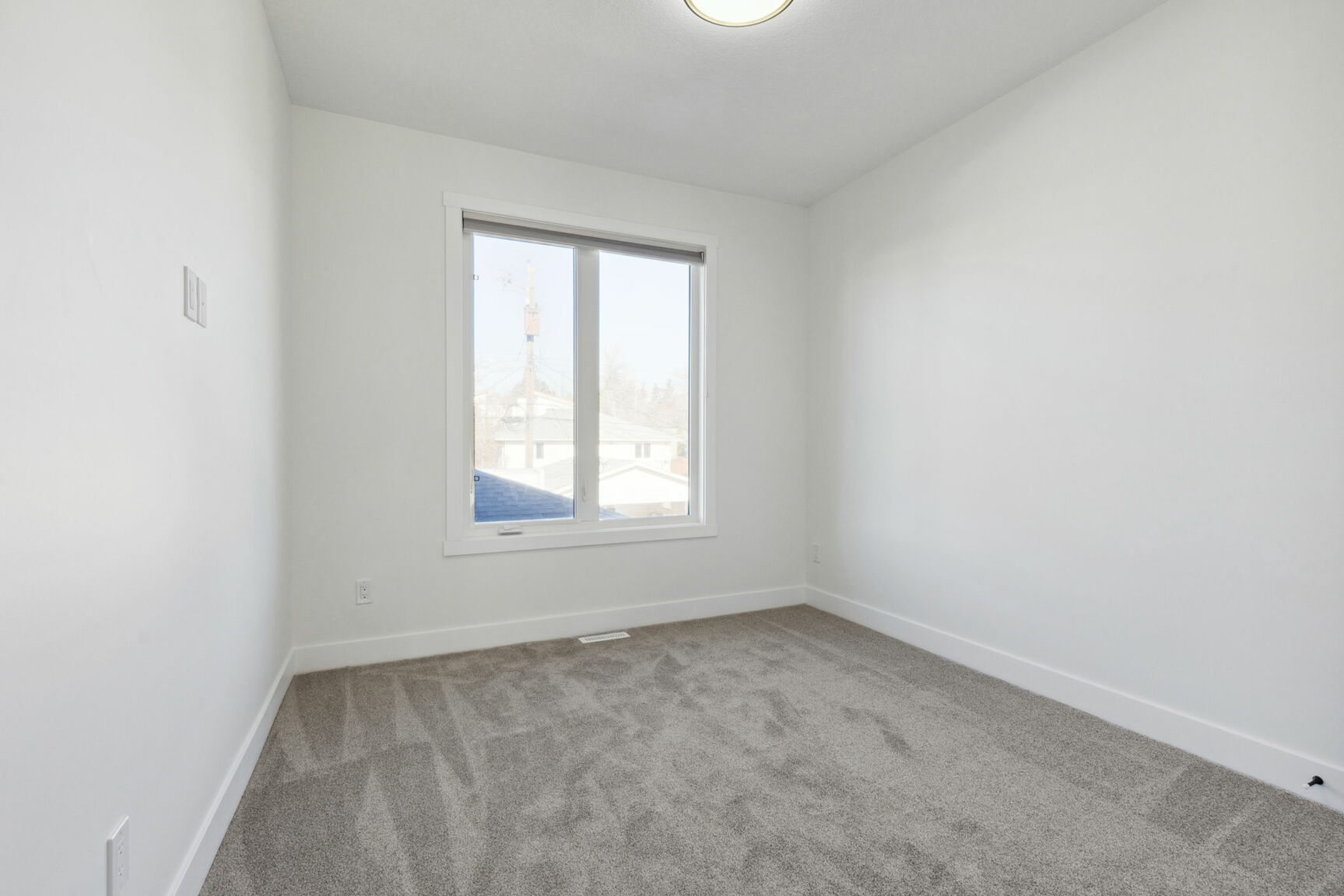 33 Harvard Street NW, Calgary - Upper - Photo 16