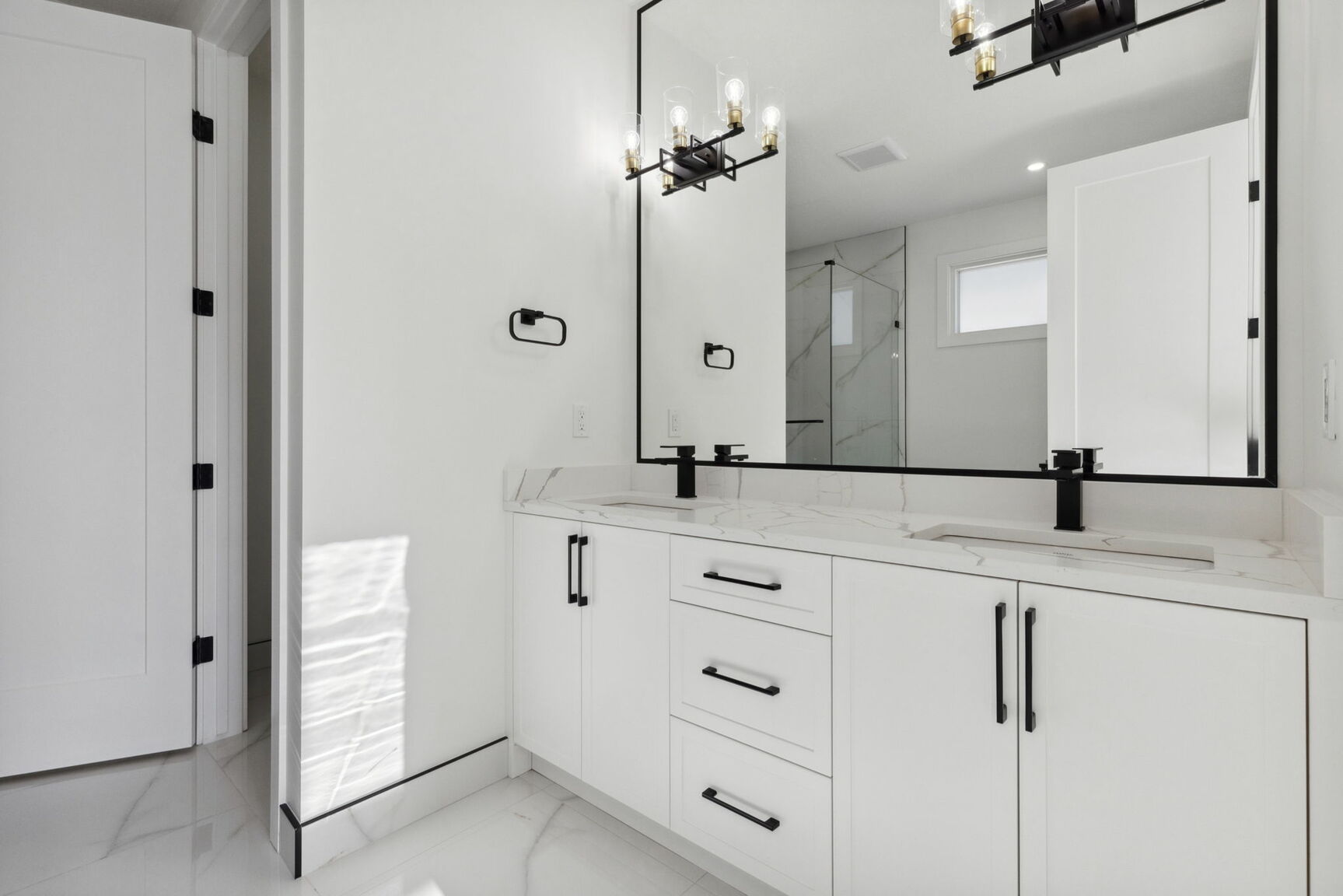 33 Harvard Street NW, Calgary - Upper - Photo 24