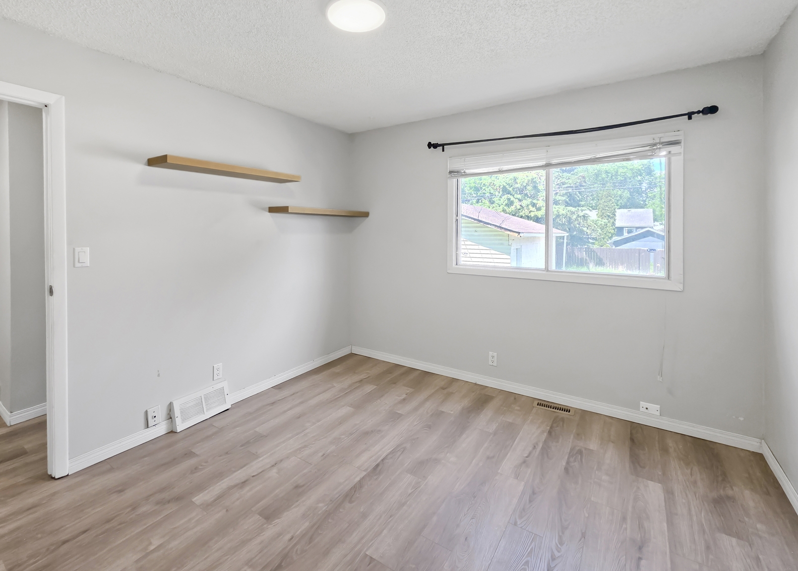 424 32 Avenue NW, Calgary, AB - Upper - Photo 24