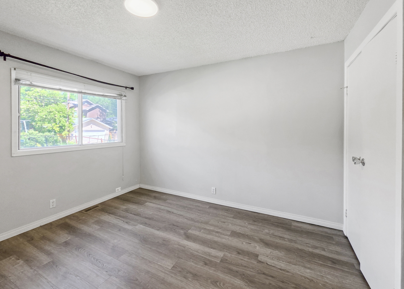 424 32 Avenue NW, Calgary, AB - Upper - Photo 26