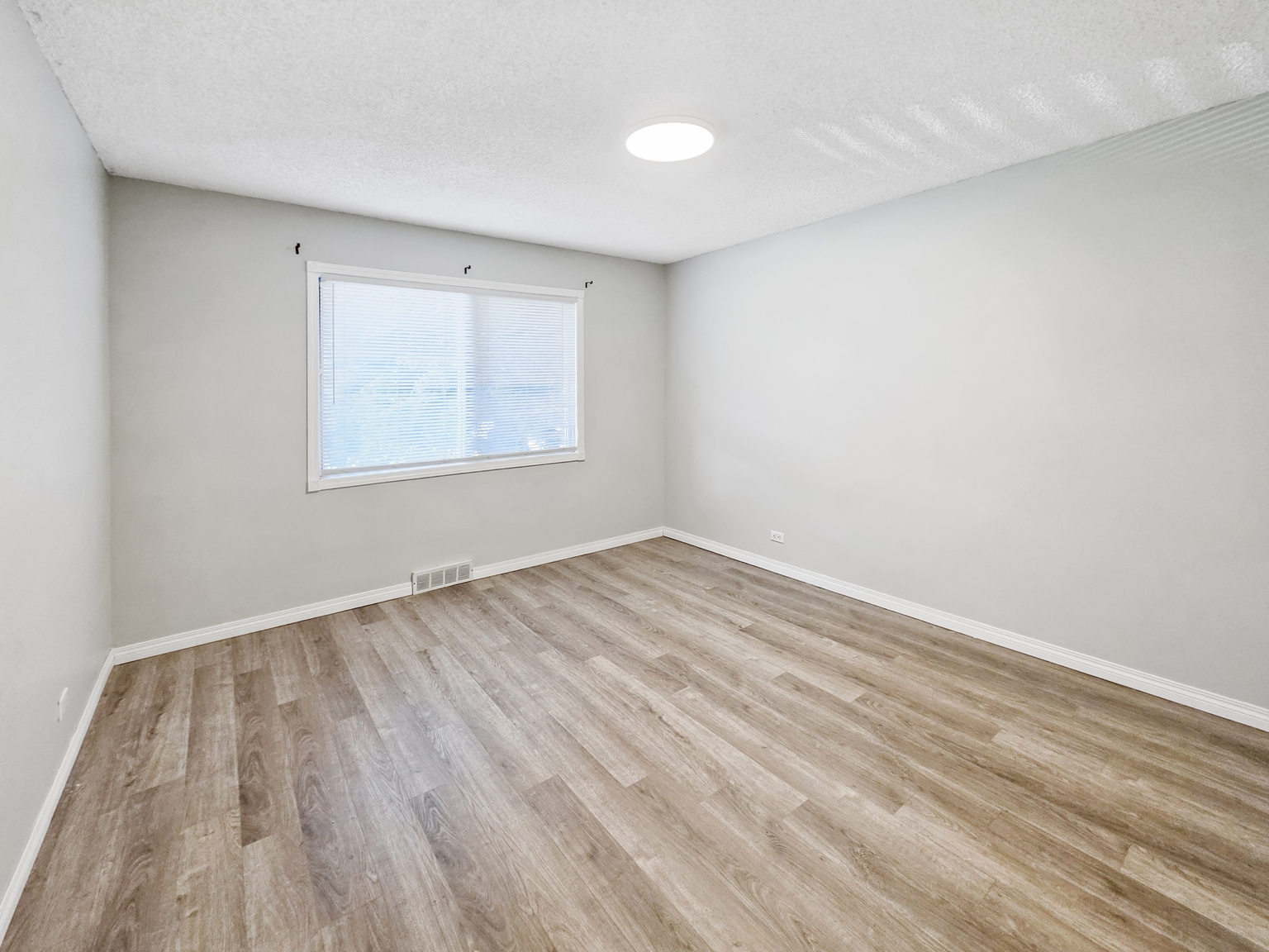 424 32 Avenue NW, Calgary, AB - Upper - Photo 30