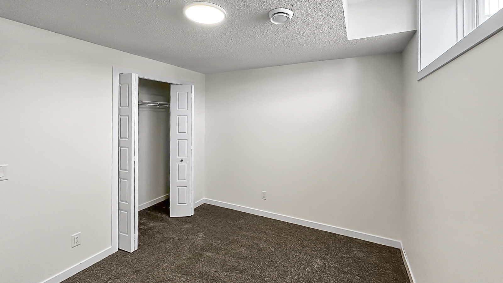 104 Marmot Way NW, Calgary, AB - Lower Unit - Photo 12