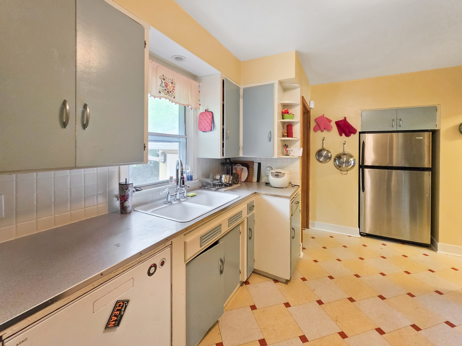 1720 13 Avenue NW, Calgary, AB - NA - Photo 16