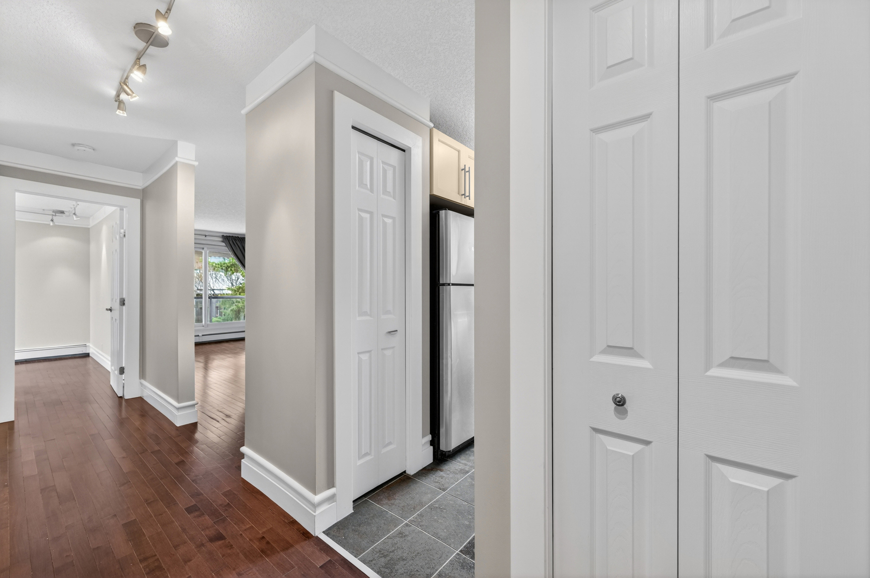644 Meredith Road Northeast - Unit 203, Calgary, AB - Unit 203 - Photo 10